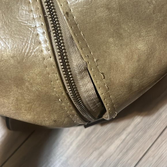 Authentic Adidas Duffel bag - Picture 3 of 10